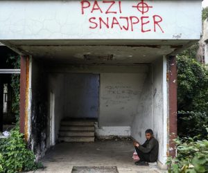 23.09.2020., Bihac, Bosna i Hercegovina - Veliki broj migranata nalazi se na ulicama Bihaca. Najvise ih je medju rusevinama bivse tvornice Krajina-metal udaljene svega nekoliko kilometara od centra grada. Migranti kazu kako ih Bihacka policija svakodnevno maltretira, dolaze do njih, tuku ih i otimaju novac i telefone.
Photo: Armin Durgut/PIXSELL