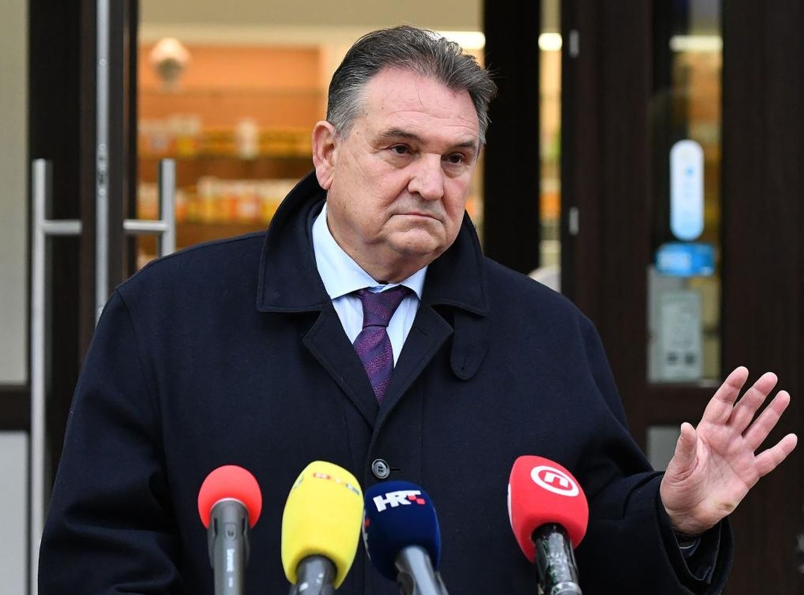 24.12.2020., Varazdin - Ljekarne varazdinske zupanije predstavile su automatizirano skladiste vrijedno 1.7 milijuna kuna koje osigurava automatsko zaprimanje, pohranu i isporuku lijekova. Varazdinski zupan Radimir Cacic Photo: Vjeran Zganec Rogulja/PIXSELL