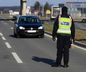 26.01.2021., Osijek, Klisa - Kod mjesta Klisa na cesti prema Vukovaru dogodila se teska prometna nesreca sa smrtno strdalom osobom. Policija je zatvorila cestu iz oba smjera. 
Photo: Davor Javorovic/PIXSELL