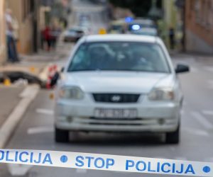 28.09.2020.., Pula - 
Prometna nesreca u kojoj je osobno vozilo marke Hyundai Accent naletilo na pjesakinju koja je na mjestu dogadjaja preminula. Prometna se dogodila na krizanju Stankoviceve ulice i Rimske centurijacije. Poilicija na uvidjaju.
Photo: Srecko Niketic/PIXSELL