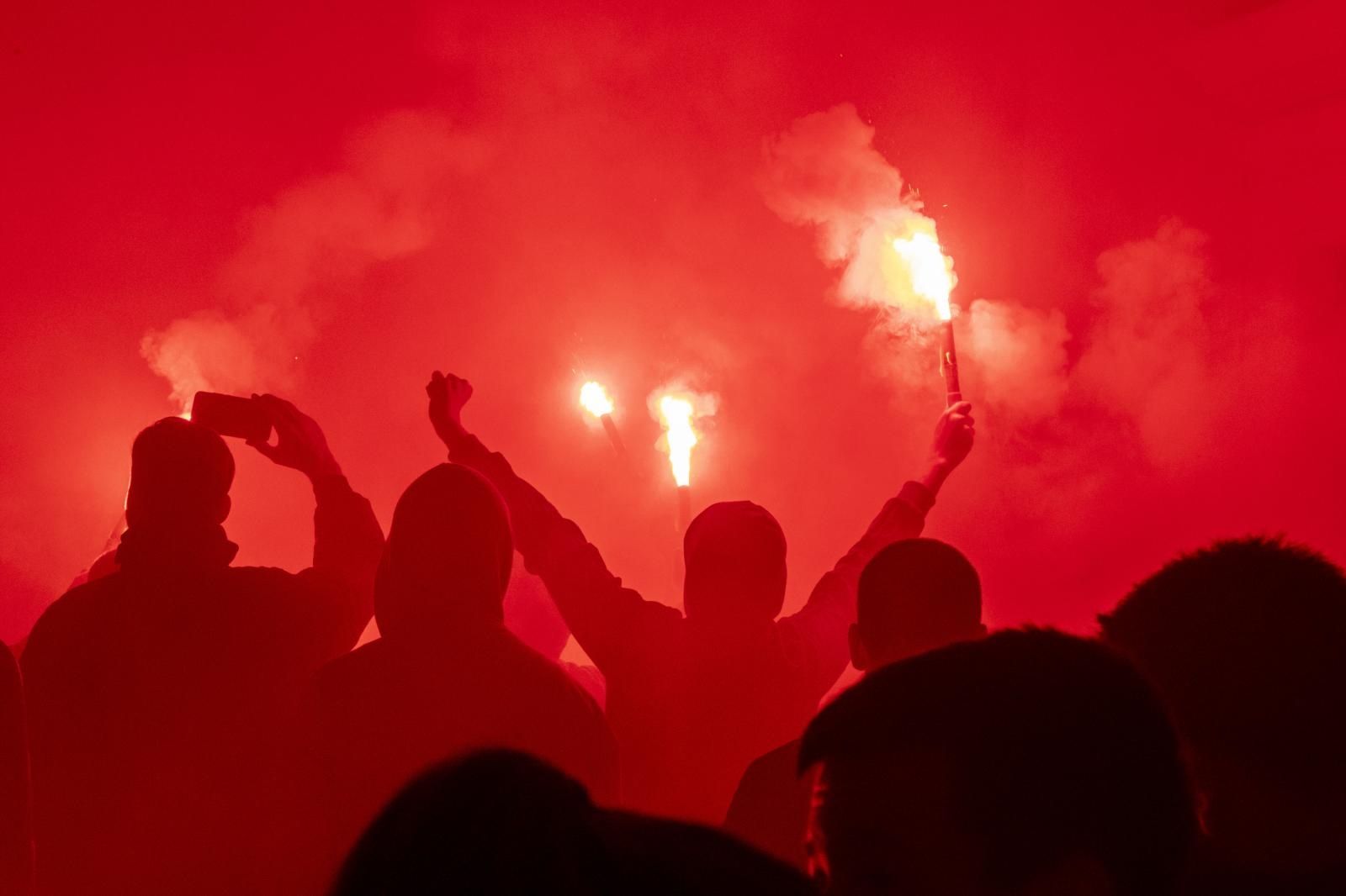 28.10.2020., Split - Torcida je nastavila proslavu svog 70. rodendana bakljadom na Pjaci u 19:50 sati, a potom i korteom gradskim ulicama.
Photo: Miroslav Lelas/PIXSELL