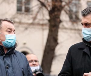 28.12.2020., Sisak - Premijer Andrej Plenkovic i predsjednik RH Zoran Milanovic, u drustvu ministara stigli je u Sisak i obisli  zgrade stradale u potresu koji je jutros pogodio sjeverozapadni dio Hrvatske.  Ivo Zinic. 
Photo: Luka Stanzl/PIXSELL