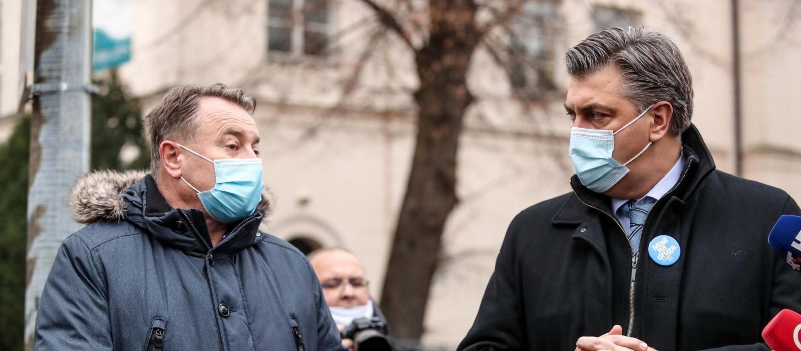 28.12.2020., Sisak - Premijer Andrej Plenkovic i predsjednik RH Zoran Milanovic, u drustvu ministara stigli je u Sisak i obisli  zgrade stradale u potresu koji je jutros pogodio sjeverozapadni dio Hrvatske.  Ivo Zinic. 
Photo: Luka Stanzl/PIXSELL