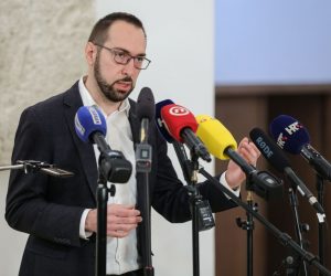 29.01.2021,Zagreb,Sabor - Nastavak 6. sjednice Sabora RH.Oporba je napustila sabornicu zbog odbijanja vladajucih o glasanju u svezi HGK.Izjava Tomislava Tomasevica nakon prekida sjednice.
Photo: Jurica Galoic/PIXSELL