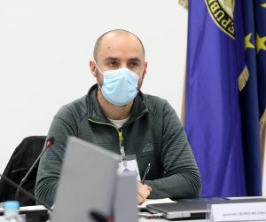 29.01.2021., Petrinja - Potpredsjednik Vlade za drustvene djelatnosti i ljudska prava Boris Milosevic u vojarni "pukovnik Predrag Matanovic" tijekom predstavljanja svih mjera i aktivnosti koje je Vlada Republike Hrvatske poduzela u mjesec dana od potresa u Sisacko-moslavackoj zupaniji. Photo: Edina Zuko/PIXSELL