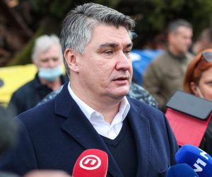 30.12.2020., Majske Poljane - Posljedice jucerasnjeg potresa u selu Majske Poljane. Snazan potres pogodio je jucer Hrvatsku, epicentar potresa magnitude 6.2 je bio 3 kilometra od Petrinje. Predsjednik RH Zoran Milanovic posjetio je selo Majske Poljane. Photo: Igor Kralj/PIXSELL