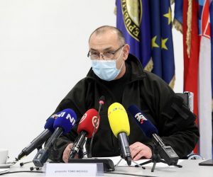 29.01.2021., Petrinja - Ministar branitelja i predsjednik Stozera civilne zastite za uklanjanje posljedica razornog potresa Tomo Medved predstavio je u vojarni "pukovnik Predeag Matanovic" sve mjere i aktivnosti koje je Vlada Republike Hrvatske poduzela u mjesec dana od potresa u Sisacko-moslavackoj zupaniji. Photo: Edina Zuko/PIXSELL