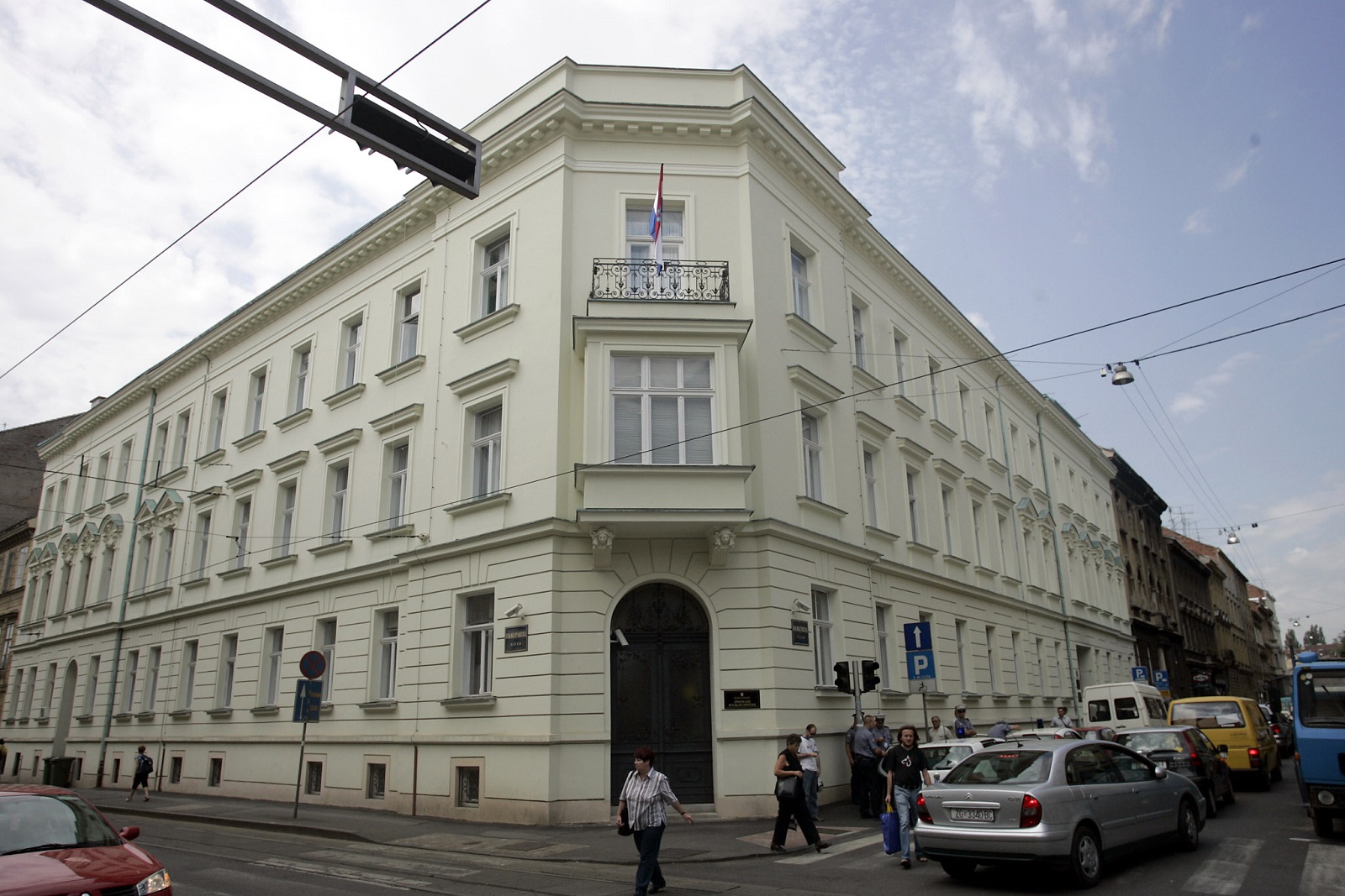 Zagreb, 30.06.2005 - Sveèano otvorenje novoureðenoga Upravnog suda Republike Hrvatske. Novoureðeni Upravni sud otvorio je predsjednik Hrvatskoga sabora Vladimir eks. Na slici novoureðena zgrada Upravnog suda RH.
foto FaH/ Denis CERIÆ