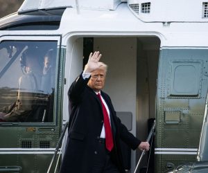 epa08951465 US President Donald J. Trump boards Marine One on the South Lawn after exiting the White House for the last time on the morning of Joe Biden's Presidential inauguration, in Washington, DC, USA, 20 January 2021. Joe Biden won the 03 November 2020 election to become the 46th President of the United States of America.  EPA/AL DRAGO / POOL