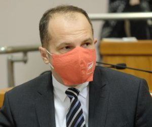 Zagreb, 10.02.2021 - Nastavak 6. sjednice Hrvatskog sabora.
Na fotografiji Siniša Hajdaš Dončić.
foto HINA/ Edvard ŠUŠAK/ es