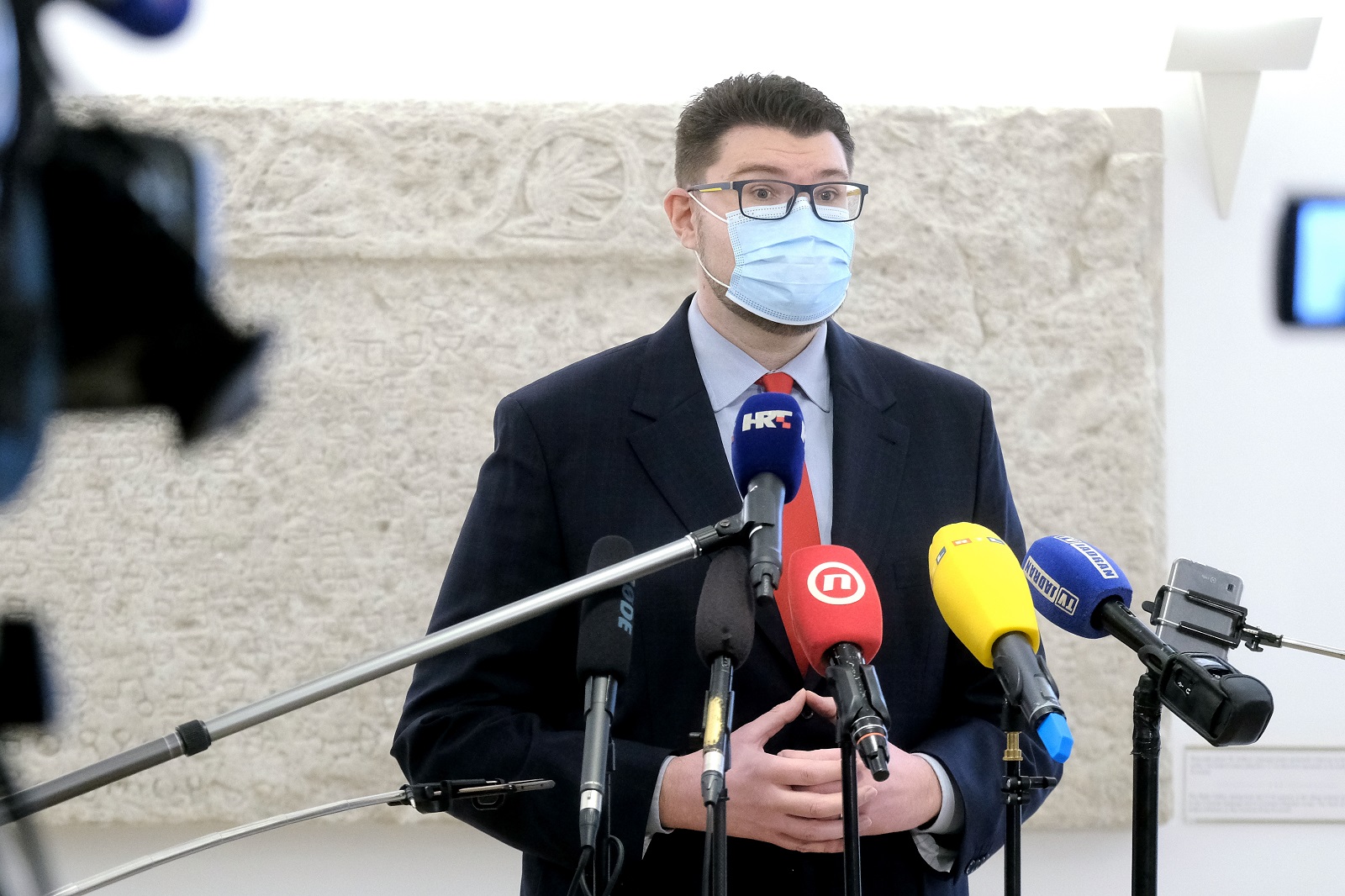 Zagreb, 10.02.2021. - Peđa Grbin o izmjenama kaznenog zakona zbog kaznenog djela seksualnog zlostavljanja.
Na fotografiji Peđa Grbin.
foto HINA/ Edvard ŠUŠAK/ es