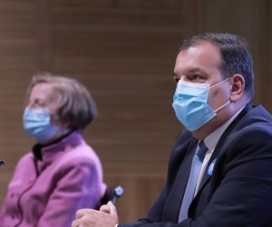 Zagreb, 12.06.2021. - Održana je konferencija za medije Stožera civilne zaštite RH.Na slici Alemka Markotić i Vili Beroš. foto HINA/ Tomislav PAVLEK/ tp