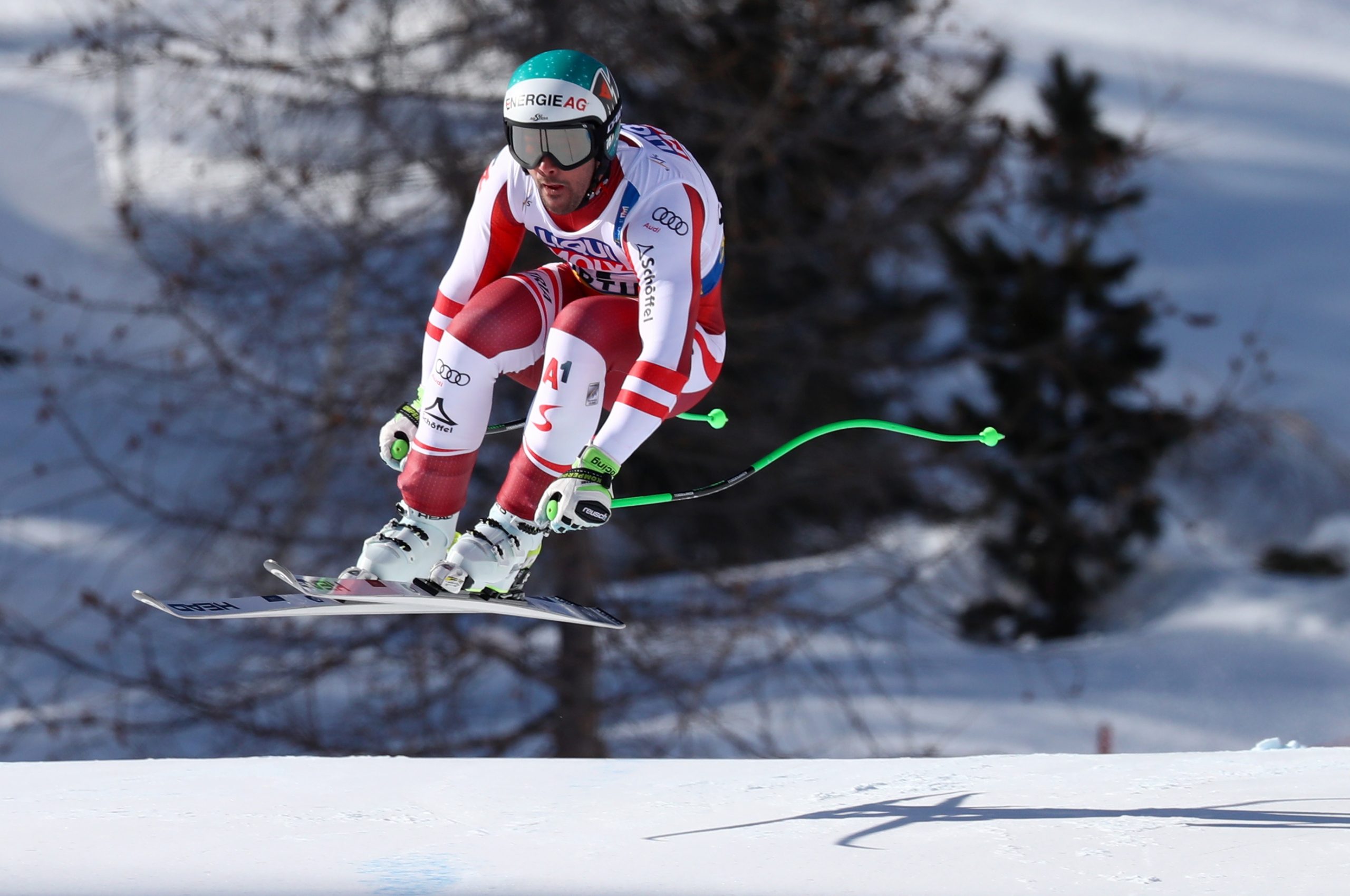 epaselect epa09011478 Vincent Kriechmayr of Austria speeds down the slope during the Men's Downhill race at the FIS Alpine Skiing World Championships in Cortina d'Ampezzo, Italy, 14 February 2021.  EPA/ANDREA SOLERO