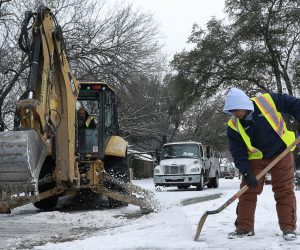 epa09020023 The Fort Worth Water department is dealing with large amount of water main breaks, 57 on Wednesday morning alone with more expected as the area begins to thaw, in Fort Worth, Texas, USA on 17 February 2021. Snow and cold weather have blanketed North Texas for the fourth day in unseasonably cold weather with overnight temperatures at -10 degrees celsius.  EPA/Ralph Lauer