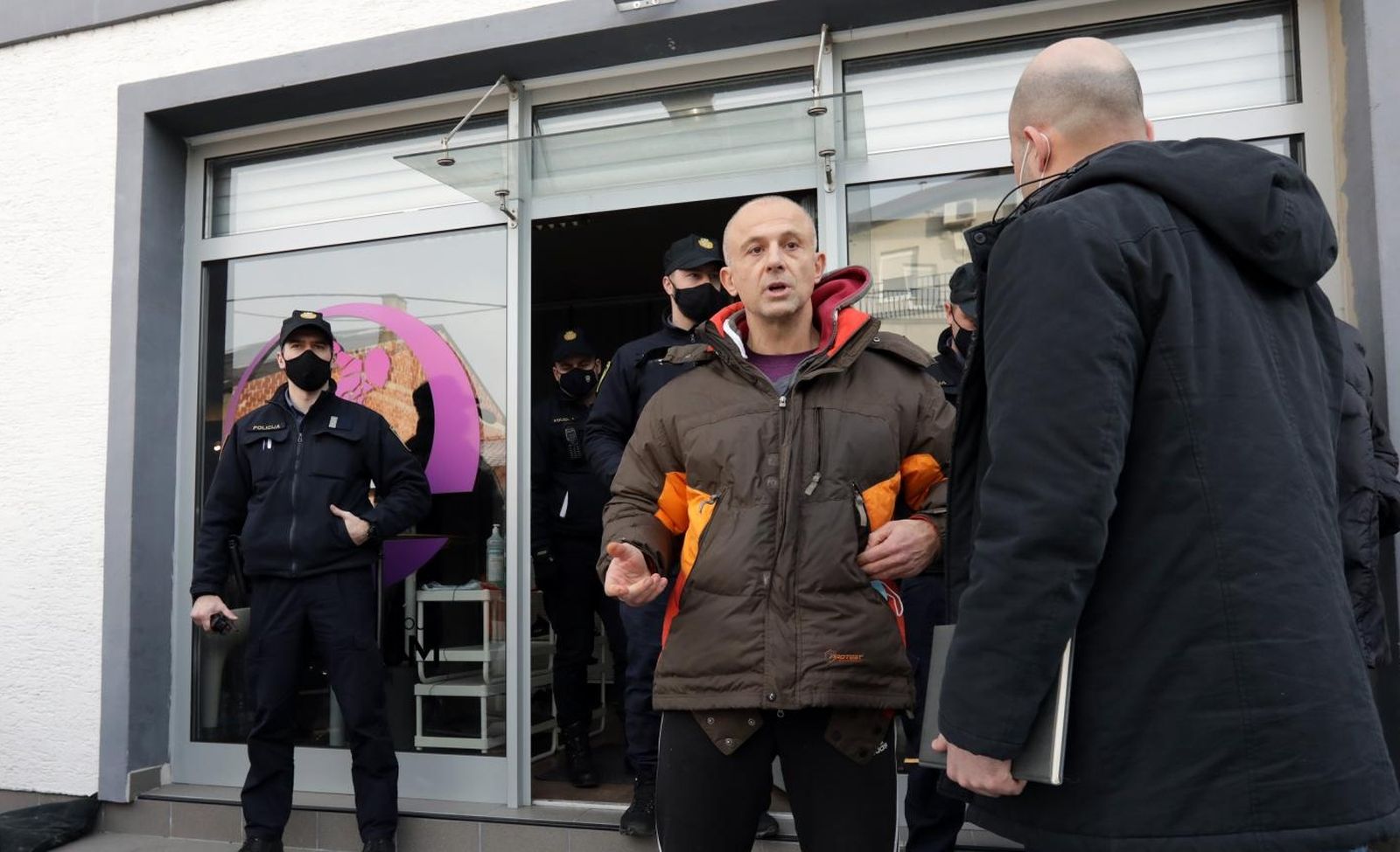 01.02.2021., Zagreb - Andrija Klaric otvario svoju teretanu Quantum premium qym, te je stigla policija. Photo: Robert Anic/PIXSELL