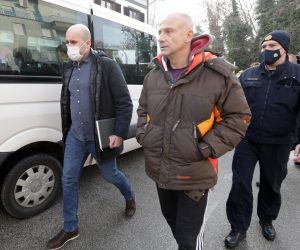 01.02.2021., Zagreb - Andrija Klaric jutros je otvorio vrata svoje teretane Quantum Premium Gym na  Tresnjevci. Nekoliko ljudi doslo je vjezbati nakon cega su stigli policija i inspekcija, a policija je potom odvela vlasnika u postaju. Photo: Robert Anic/PIXSELL