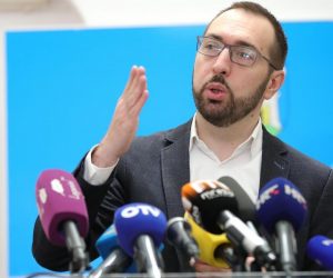 01.02.2021., Zagreb - Galerija Kristofora Stankovica, Starogradska vijecnica. Gradski zastupnik Kluba zastupnika lijevog bloka Tomislav Tomasevic (Zagreb je NAS!) govorio je na konferenciji za medije uoci 39. sjednice zagrebacke Gradske skupstine. Photo: Sanjin Strukic/PIXSELL