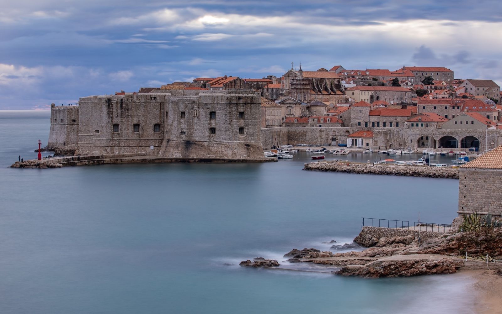 01.02.2021., Stara gradska jezgra, Dubrovnik - Popodnevni predah od kise.
Photo: Grgo Jelavic/PIXSELL