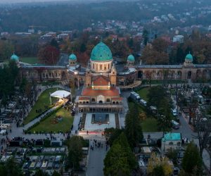 01.11.2020.,  Zagreb - Fotografija iz zraka groblja Mirogoj na blagdan Svih svetih. Photo: Igor Kralj/PIXSELL