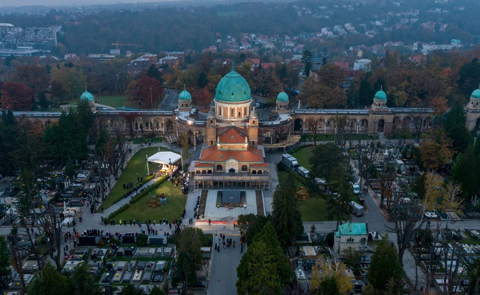 01.11.2020.,  Zagreb - Fotografija iz zraka groblja Mirogoj na blagdan Svih svetih. Photo: Igor Kralj/PIXSELL