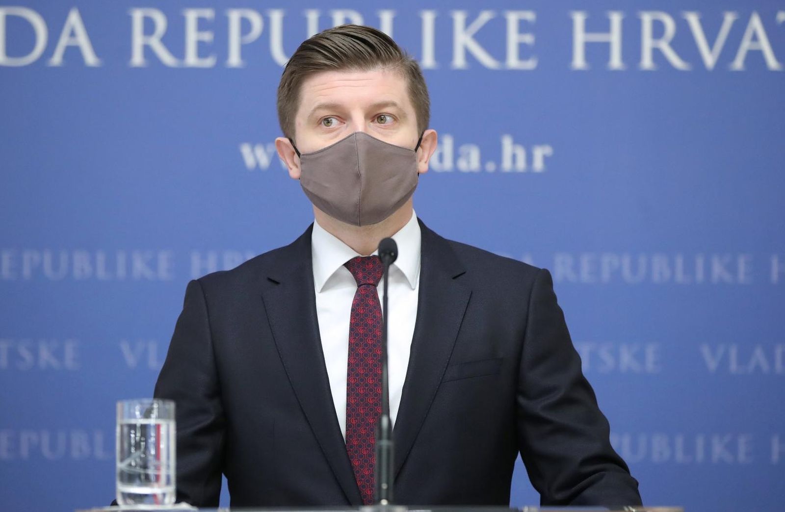 02.02.2021., Zagreb - Banski dvori. Potpredsjednik Vlade i ministar financija Zdravko Maric odrzao je konferenciju za medije o arbitraznim postupcima pred Medjunarodnim centrom za rjesavanje investicijskih sporova vezanim uz konverziju kredita u CHF. Photo: Sanjin Strukic/PIXSELL