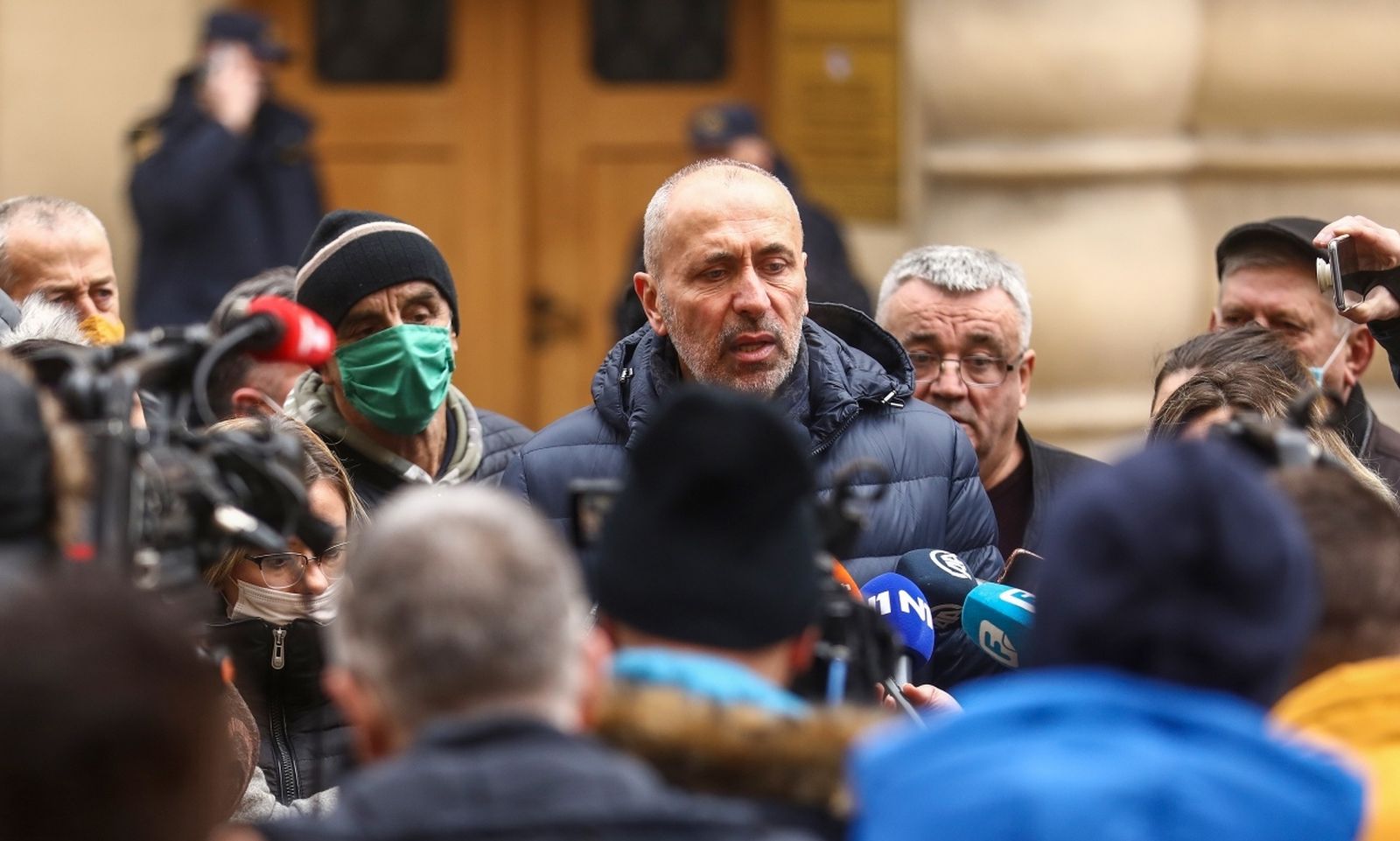 02.02.2021., Sarajevo, Bosna i Hercegovina - Obitelj Dzenana Memica i oni koji je podrzavaju okupili su se danas ispred Tuzilastva Kantona Sarajevo, gdje su predali zahtjev za smjenu glavne tuziteljice Sabine Sarajlije. Ifet Feraget
Photo: Armin Durgut/PIXSELL