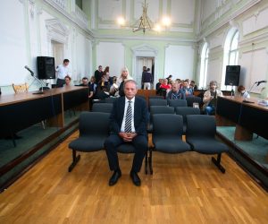 02.09.2014., Osijek - Izricanje presude bivsem gradonacelniku Vukovara Zeljku Sabi za slucaj podmicivanja dva gradska vijecnika, osudjen je na kaznu zatvora od godinu i cetiri mjeseca.
Photo: Davor Javorovic/PIXSELL