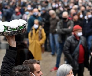 03.02.2021., Zagreb - U organizaciji Udruge Glas poduzetnika na Trgu bana Josipa Jelacica odrzan je prosvjed "zbog neadekvatnih ekonomskih mjera i diskriminatornih odluka prema dijelu poduzetnika". Photo: Igor Soban/PIXSELL
