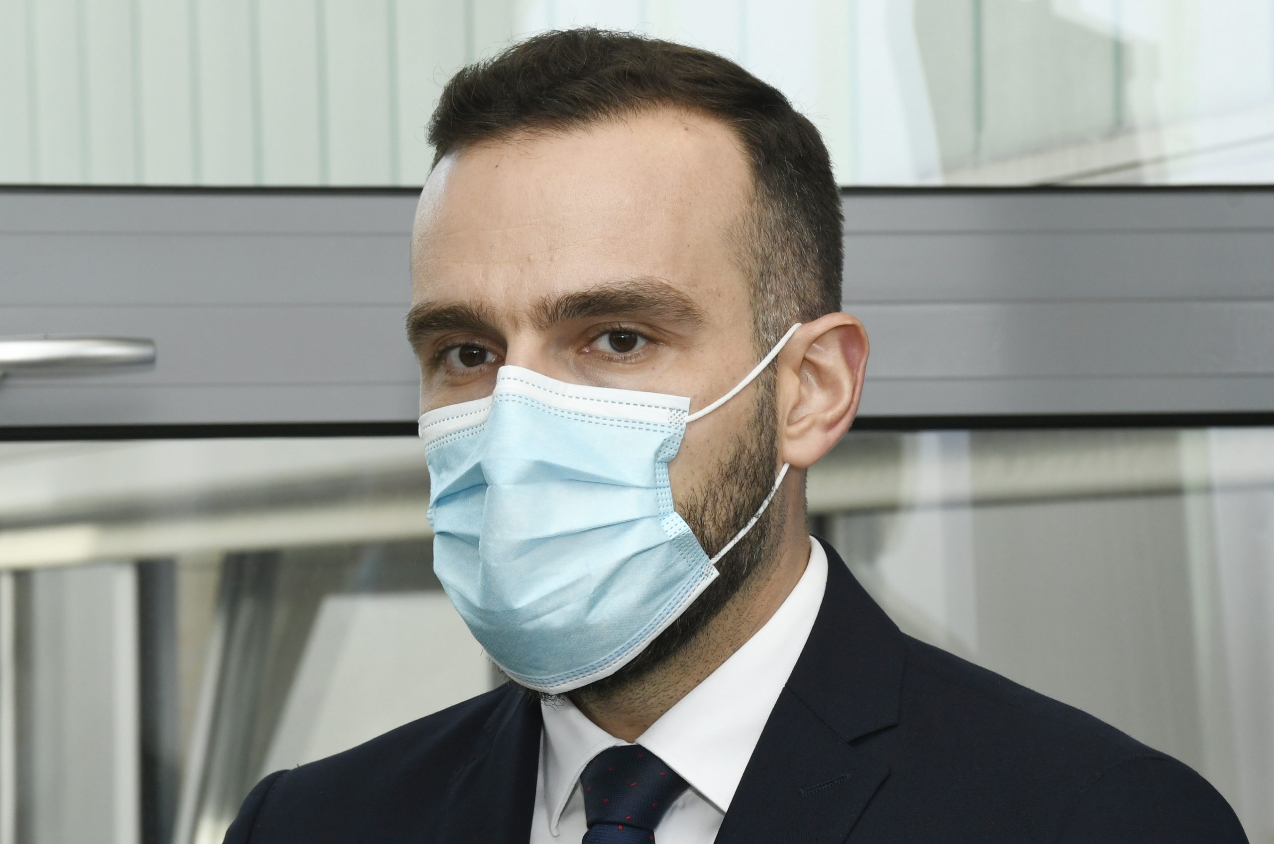 03.02.2021., Sisak - Sastanak na temu "Program malih potpora i ostale gospodarske mjere" s predstavnicima Zupanijske komore Sisak, Obrtnicke komore i jedinica lokalne samouprave s podrucja Sisacko-moslavacke zupanije. Ministar rada, mirovinskoga sustava, obitelji i socijalne politike Josip Aladrovic Photo: Nikola Cutuk/PIXSELL