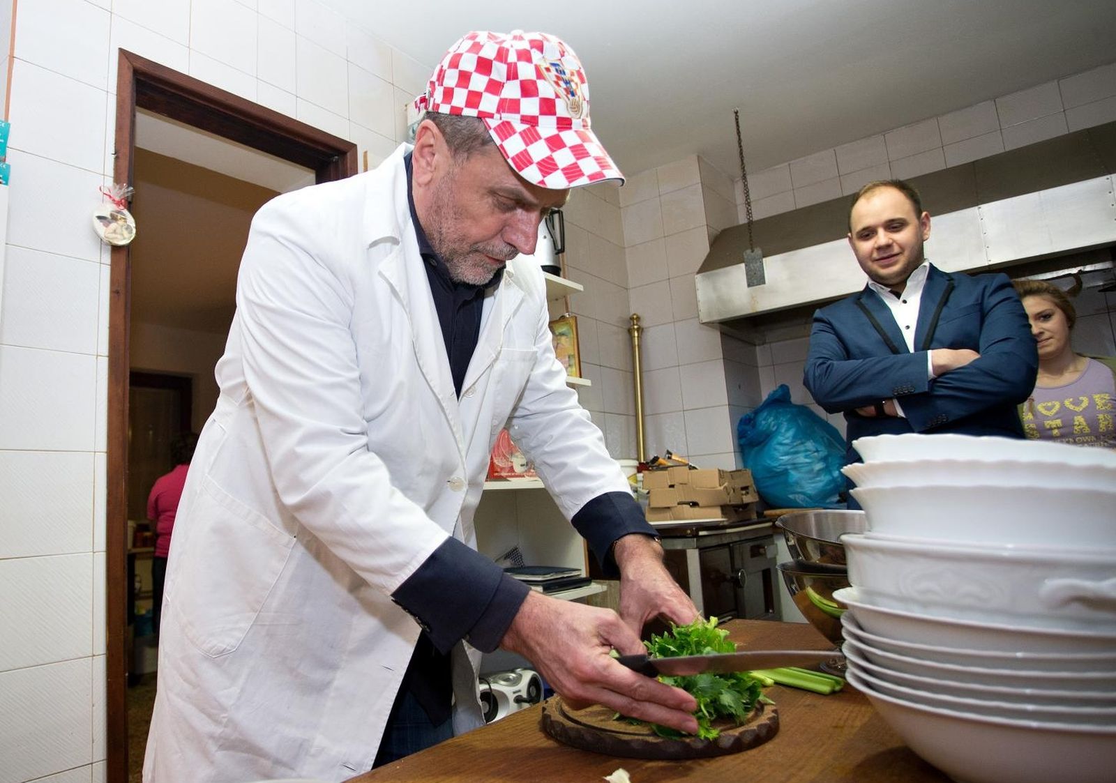 03.03.2015., Zagreb -  Gradonacelnik Milan Bandic kuhao je grah za prijatelje i pojedine predsjednike gradskih cetvrti u restoranu Staro gnijezdo u Markusevcu. 
Photo: Davor Puklavec/PIXSELL