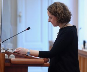 04.02.2021., Zagreb - Sjednica Hrvatskog Sabora na kojoj je bila rasprava o zakonu o autorskim pravima i srodnim pravima. Nina Obuljen Korzinek, ministrica kulture i medija. Photo: Marko Lukunic/PIXSELL