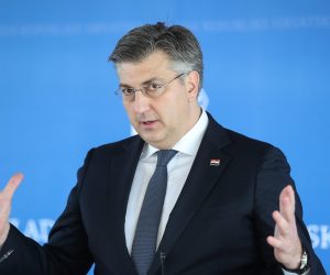 04.02.2021., Zagreb - Predsjednik Vlade Andrej Plenkovic dao je izjavu medijima nakon zavrsene sjednice Vlade u Nacionalnoj i sveucilisnoj knjiznici. Photo: Zeljko Lukunic/PIXSELL