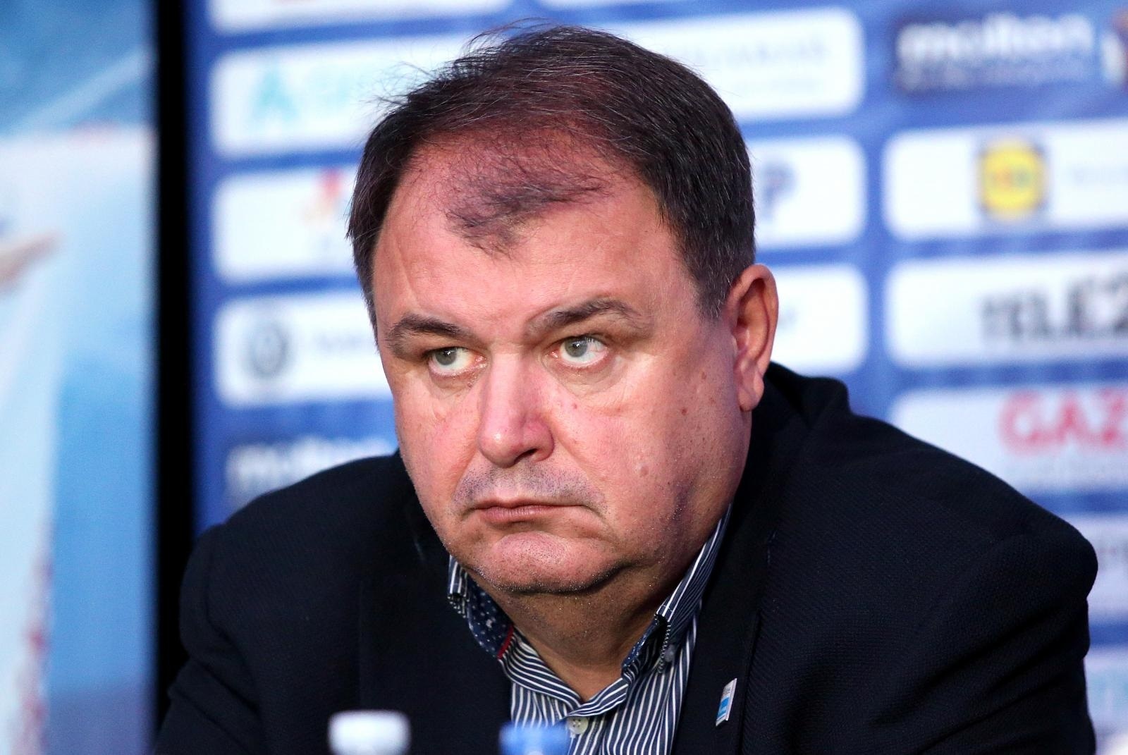 5.4.2019., Zagreb - Konferencija za medije hrvatskog rukometnog saveza. Izbornik Lino Cervar objavio je popis igraca za nadolazecu kvalifikacijsku utakmicu za Europsko prvenstvo 2020. protiv Srbije koja se odrzava 11. travnja u Beogradu. Uz izbornika Linu Cervara na konferenciji prisustvovali su sportski direktor muskih selekcija, Igor Vori i dopredsjednik Hrvatskog rukometnog saveza, Zoran Gobac.
Photo:Igor KraljPIXSELL