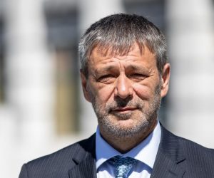 07.06.2020., Zagreb - Konferencija za novinare stranaka FOKUS i Pametno ispred zgrade INA-e d.d. na Aveniji Veceslava Holjevca. Davor Huic.
Photo: Davor Puklavec/PIXSELL