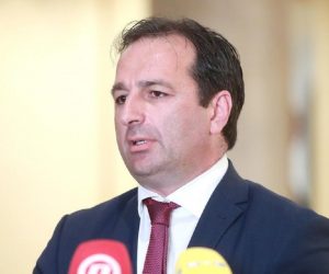 08.06.2020., Zagreb - Clanovi HDZ-a dolaze na sjednicu Sredisnjeg odbora stranke u Kristalnu dvoranu hotela Westin. Josip Boric obratio se medijima. Photo: Sanjin Strukic/PIXSELL