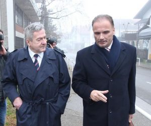 09.01.2043., Velika Gorica - Zdravko Mustac, bivsi sef jugoslavenske i hrvatske sluzbe drzavne sigurnosti, odlazi u pratnji svog odvjetnika Ante Nobila sa Zupanijskog suda na kojem Izvanraspravno vijece odlucuje o njegovom izrucenju Njemackoj na temelju europskog uhidbenog naloga. 
Photo: Zeljko Lukunic/PIXSELL