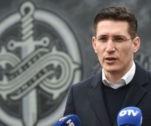 09.02.2021., Zagreb - Ispred Osnovne skole Jure Kastelana clanovi stranke Most na celu s kandidatom Mosta za zagrebackog gradonacelnika Zvonimirom Troskotom odrzali su konferenciju za medije. Zvonimir Troskot. 
Photo: Davorin Visnjic/PIXSELL