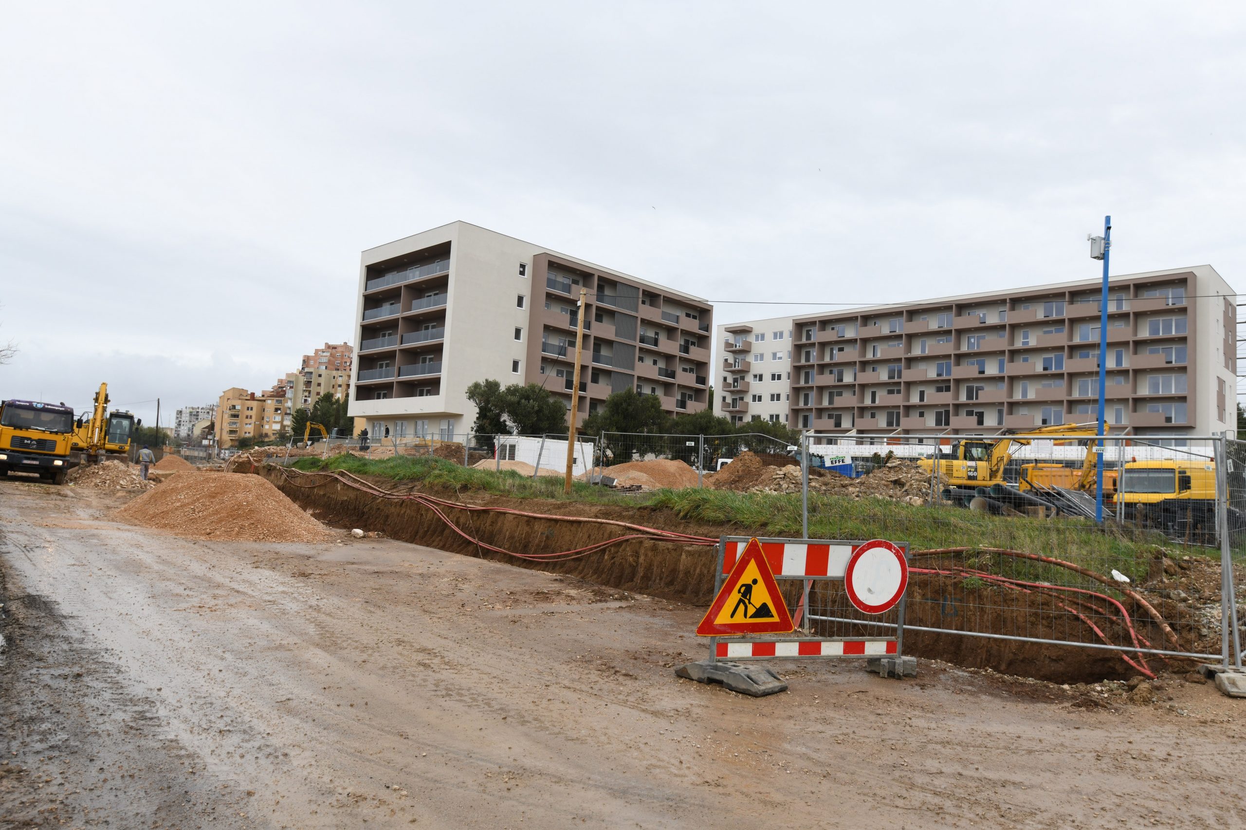 09.02.2021., Sibenik - Rekontrukcija prometnica u naselju Vidici gdje se grade nove zgrade.
Photo: Hrvoje Jelavic/PIXSELL