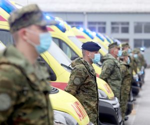 10.02.2021., Zagreb -Ministar Banozic i admiral Hranj sudjelovali su danas na predstavljanju sanitetskih vozila Hrvatske vojske u vojarni „1. gardijske brigade Tigrovi – Croatia“.
Photo: Patrik Macek/PIXSELL