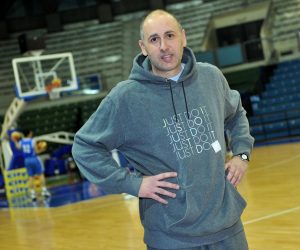 30.12.2010., Zagreb - Izvanredna press konferencija u KK Cibona. Na press konferenciji predstavljen je novi trener Drazen Anzulovic.
Photo: Marko Lukunic/PIXSELL