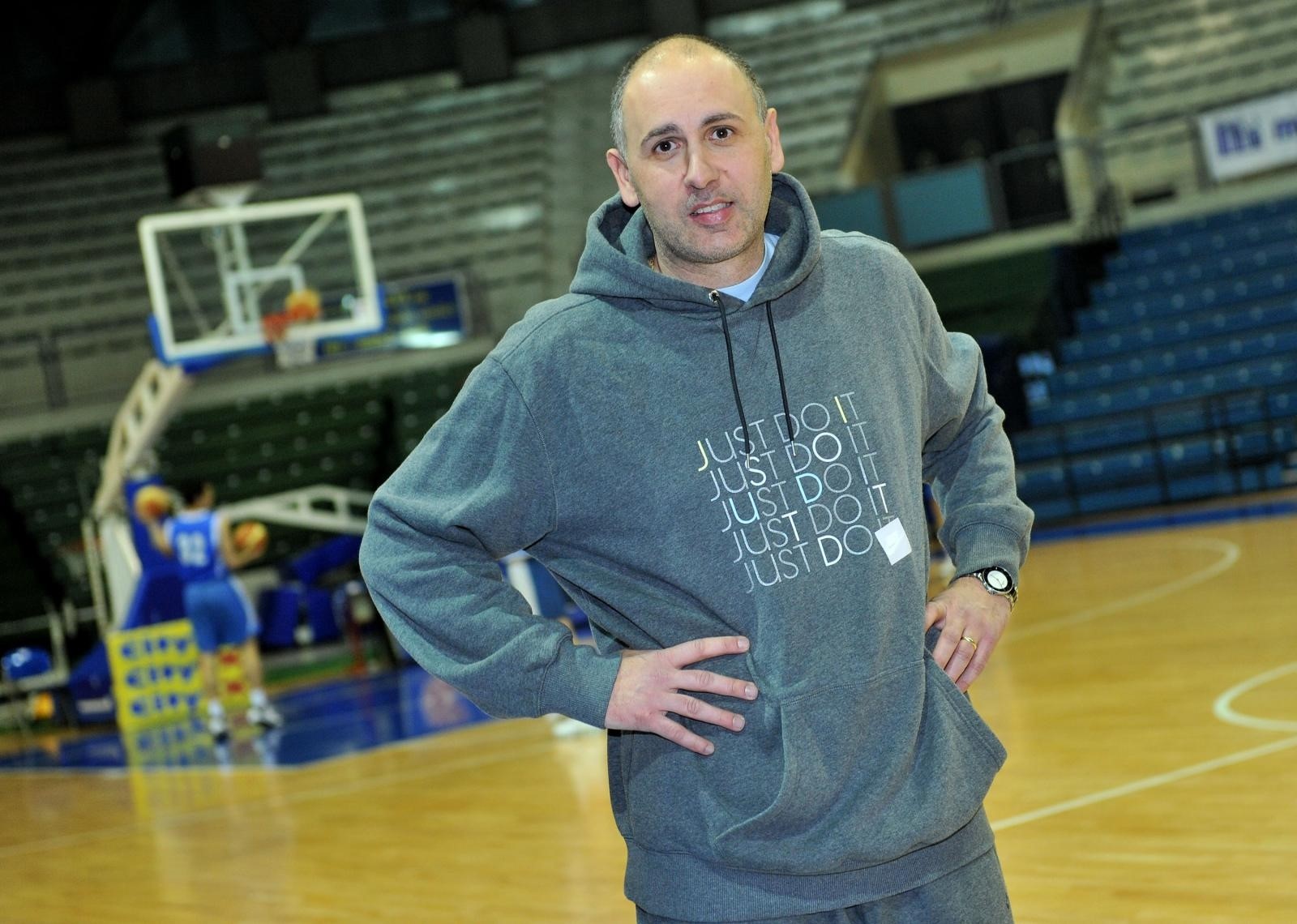 30.12.2010., Zagreb - Izvanredna press konferencija u KK Cibona. Na press konferenciji predstavljen je novi trener Drazen Anzulovic.
Photo: Marko Lukunic/PIXSELL