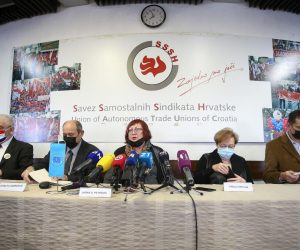 11.02.2021., Zagreb - Konferencija za medije predstavnika dviju najvecih umirovljenickih udruga - Matice umirovljenika Hrvatske (MUH) i Sindikata umirovljenika Hrvatske (SUH) te predstavnika najvecih umirovljenickih stranaka - Hrvatske stranke umirovljenika (HSU), Stranke umirovljenika (SU) i Bloka umirovljenici zajedno (BUZ).
Photo: Matija Habljak/PIXSELL