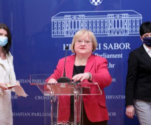 11.02.2021., Zagreb - Sabina Glasovac (SDP), Anka Mrak Taritas (GLAS) i Katarina Nemet (IDS) odrzale su konferenciju za medije u Saboru. Photo: Emica Elvedji/PIXSELL