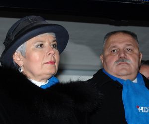 25.11.2011., Sisak - Na Gradskoj trznici Kontroba odrzan je predizborni skup HDZ-a na kome su, uz nositeljicu svih listi, predsjednicu HDZ-a Jadranku Kosor, bili svi kandidati ove stranke u VI. izbornoj jedinici.
Photo:Nikola Cutuk/PIXSELL