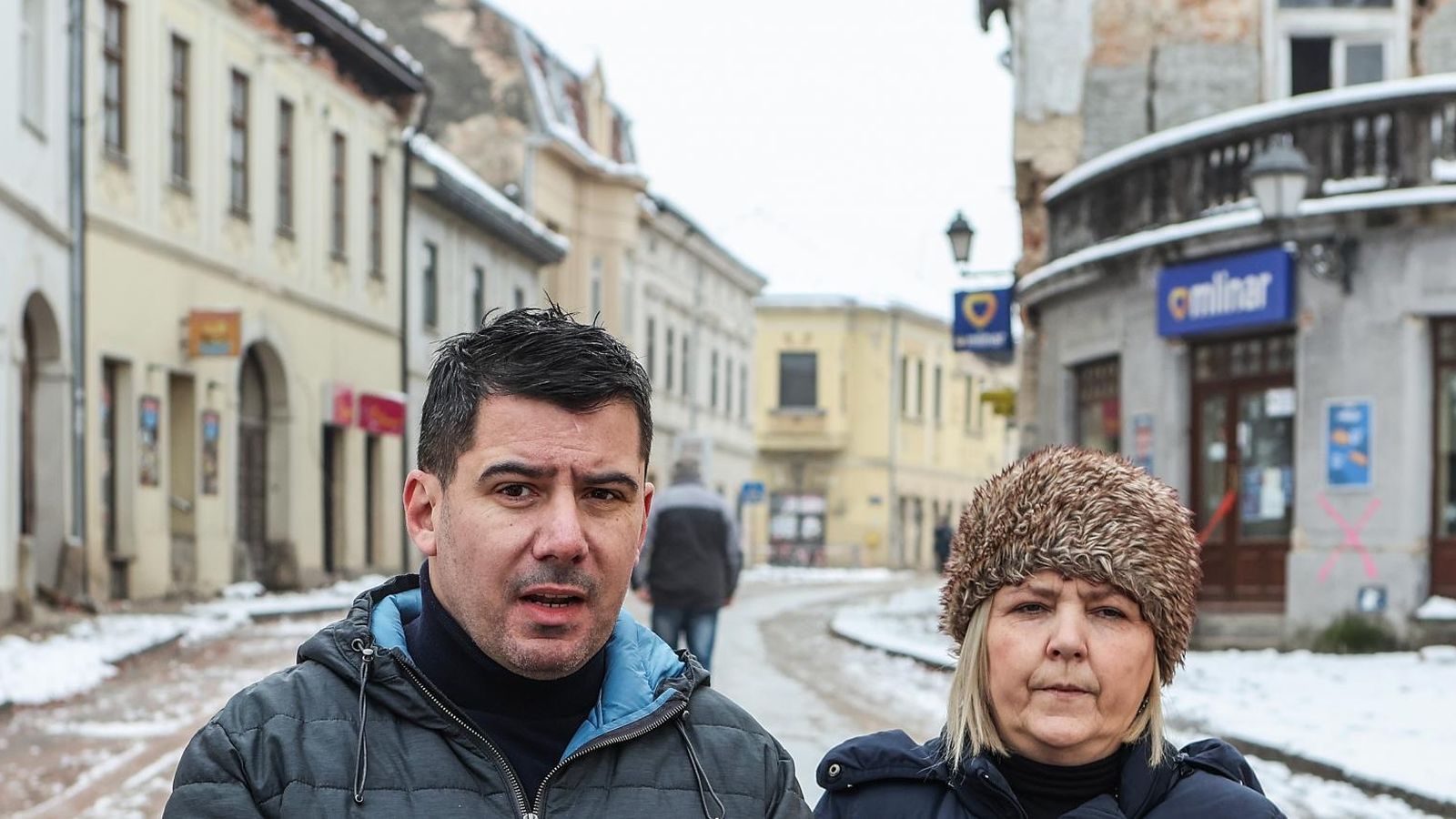 12.01.2021., Petrinja - Saborski zastupnik Mosta Nikola Grmoja i koordinatorica Mosta iz Petrinje Luca Gaspar Sako odrzali su u Petrinji konferenciju za medije na kojoj su govorili o stanju na terenu. Photo: Marko Prpic/PIXSELL