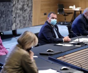 12.2.2021., Zagreb - Konferencija za medije Nacionalnog stozera civilne zastite oko koronavirusa odrzana je u NSK. Vera Katalinic Jankovic, Alemka Markotic, Vili Beros, Davor Bozinovic, Bernard Kaic. 
Photo: Goran Stanzl/PIXSELL