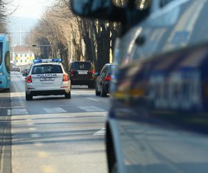 14.12.2016., Zagreb - Nalet osobnog vozila na pjesakinju na pjesackom prijelazu u Ilici  prije okretista tramvaja na Crnomercu. Ozlijedjena osba prevezena je u bolnicu. Photo: Zeljko Lukunic/PIXSELL