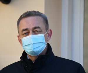 15.02.2021., Koprivnica - Nakon duzeg vremena ponovo je odrzana konferenciji za medije Stozera civilne zastite Koprivnicko-krizevacke zupanije. Povod je blago popustanje epidemioloskih mjera, odnosno povratak u skole svih ucenika i otvaranje kafica za popularnu kavu za van, ali i obrazlozenje zasto je zupan Darko Koren cijepljen preko reda. Photo: Damir Spehar/PIXSELL