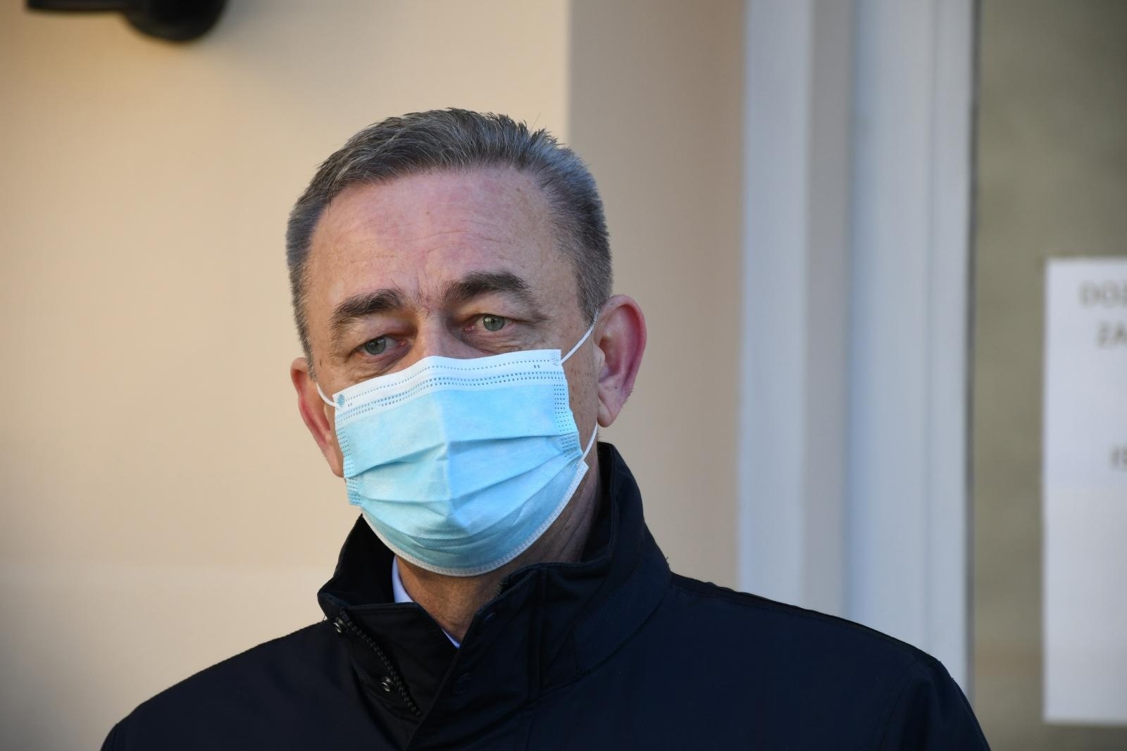 15.02.2021., Koprivnica - Nakon duzeg vremena ponovo je odrzana konferenciji za medije Stozera civilne zastite Koprivnicko-krizevacke zupanije. Povod je blago popustanje epidemioloskih mjera, odnosno povratak u skole svih ucenika i otvaranje kafica za popularnu kavu za van, ali i obrazlozenje zasto je zupan Darko Koren cijepljen preko reda. Photo: Damir Spehar/PIXSELL
