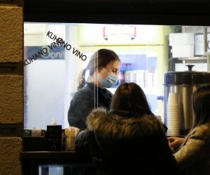 15.02.2021., Zagreb -Iako su vecina kafica danas otvorila svoja vrata za pice za van ispred lokala nema prevelikih guzvi niti zadrzavanja na zatvorenim terasama.
Photo: Emica Elvedji/PIXSELL